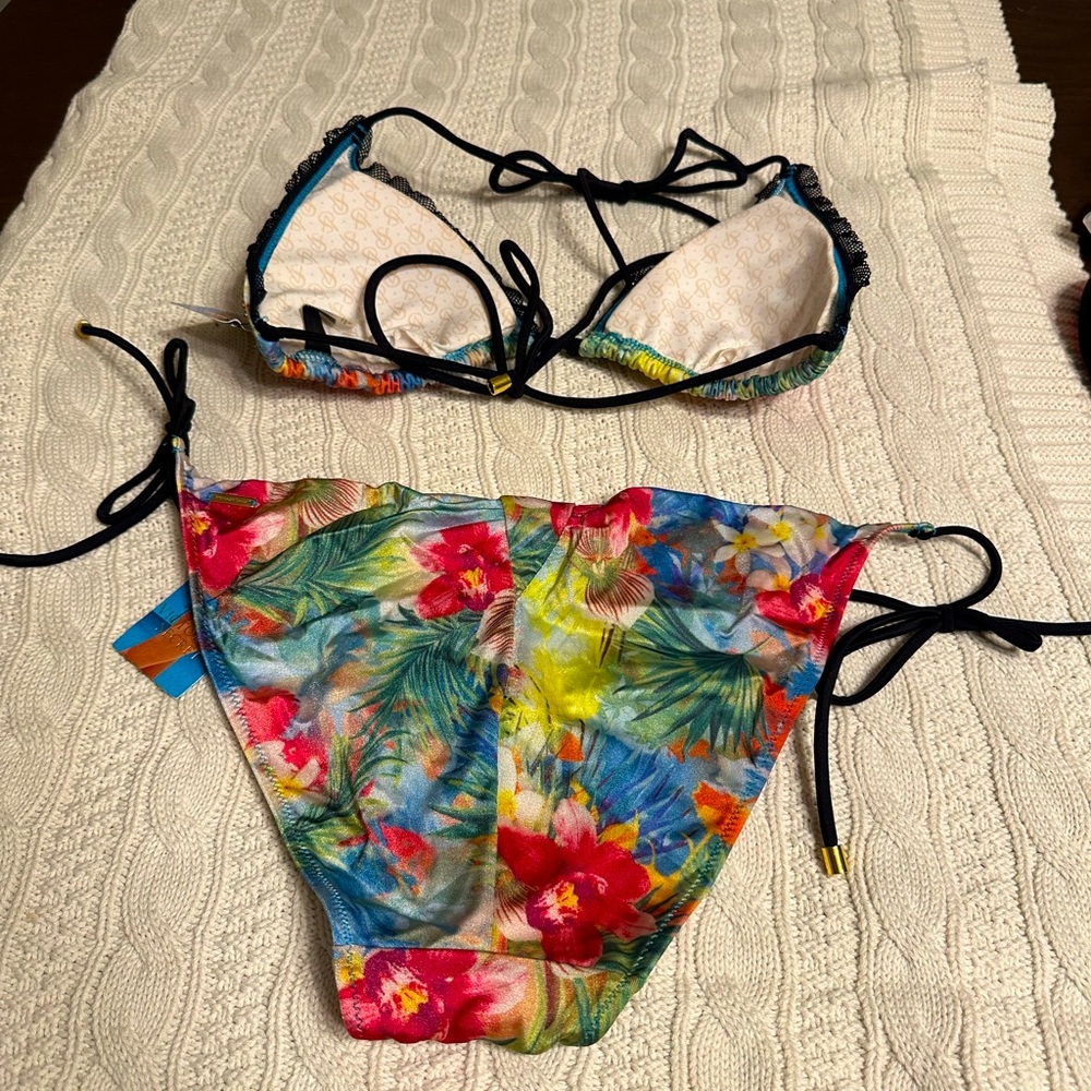 Victoria’s Secret Swim Very Sexy Bikini BNWT. Top & bottom are both size Large.